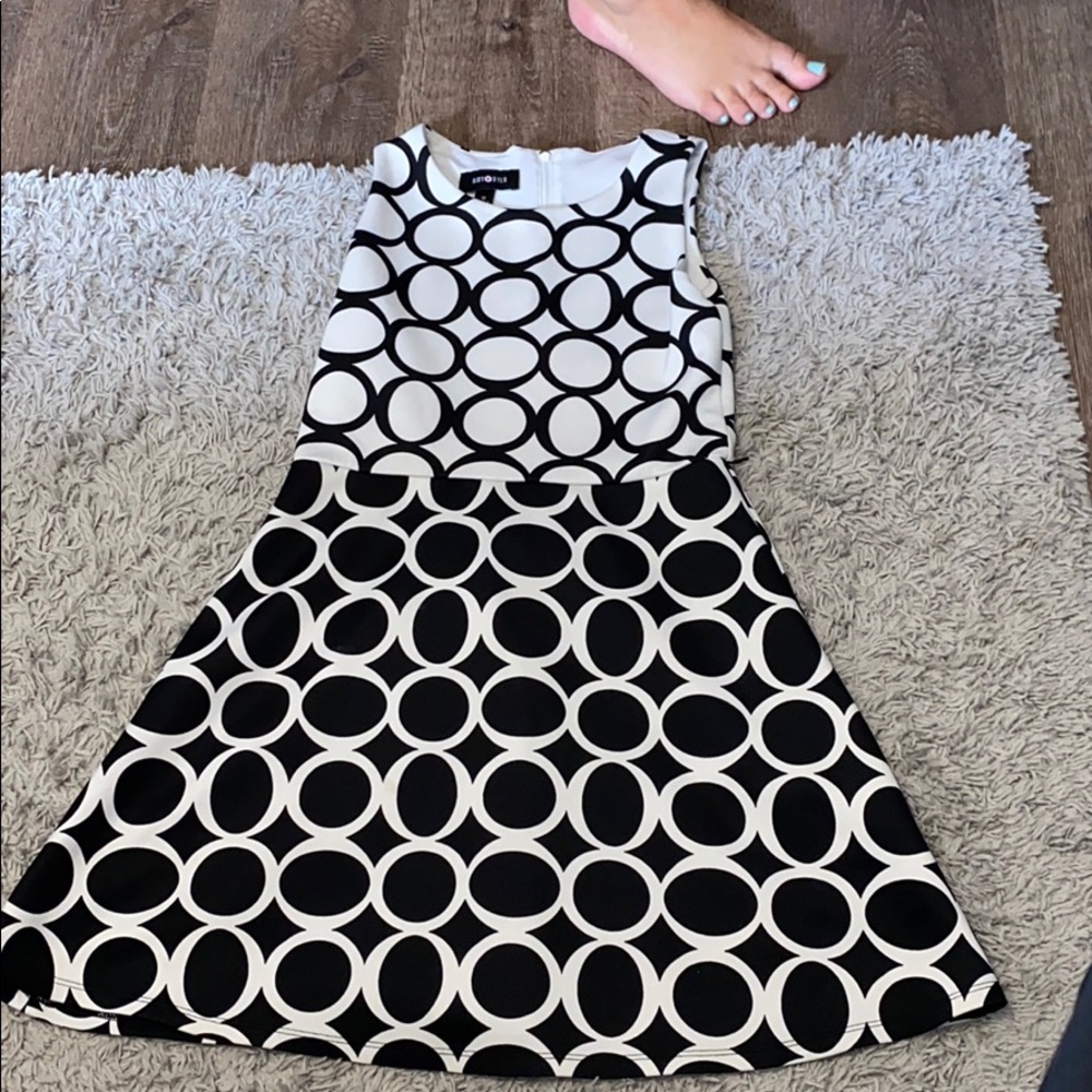polkadot black and white dress!